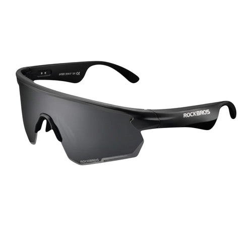 VAUCLIOR black unisex sport sunglasses with Bluetooth audio, wraparound design, and included accessories.